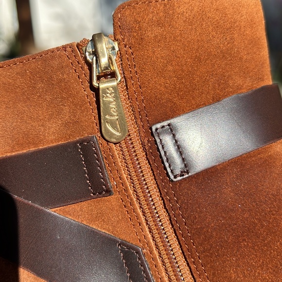 NIB Clarks zip-up booties - Picture 6 of 13